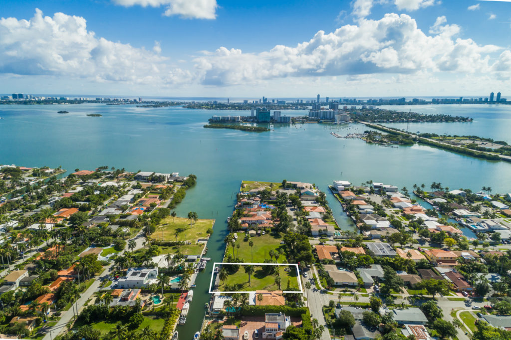 MIAMI SHORES ADJACENT WATERFRONT LOT HITS MARKET Gary Hennes